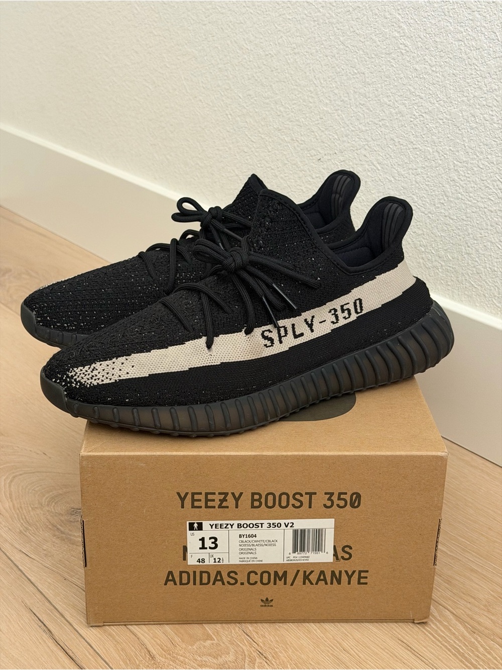 Men’s Yeezy 350 v2
